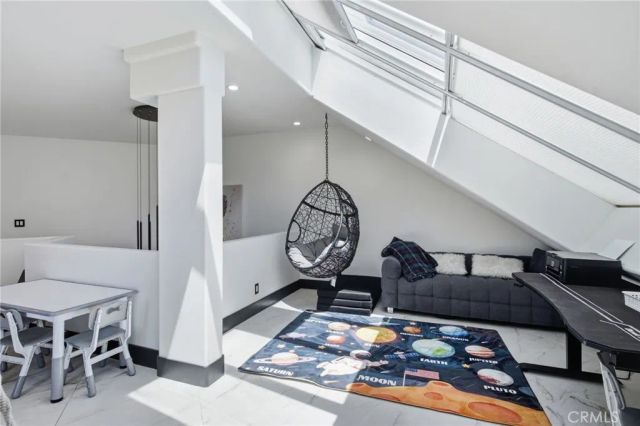 6930 Sandtrack, Riverside, CA 92506