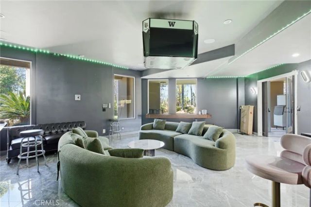 6930 Sandtrack, Riverside, CA 92506