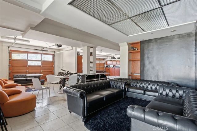 6930 Sandtrack, Riverside, CA 92506