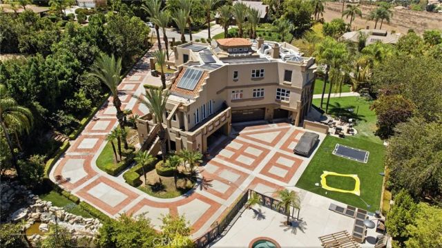 6930 Sandtrack, Riverside, CA 92506