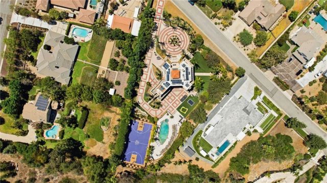 6930 Sandtrack, Riverside, CA 92506