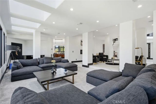 6930 Sandtrack, Riverside, CA 92506