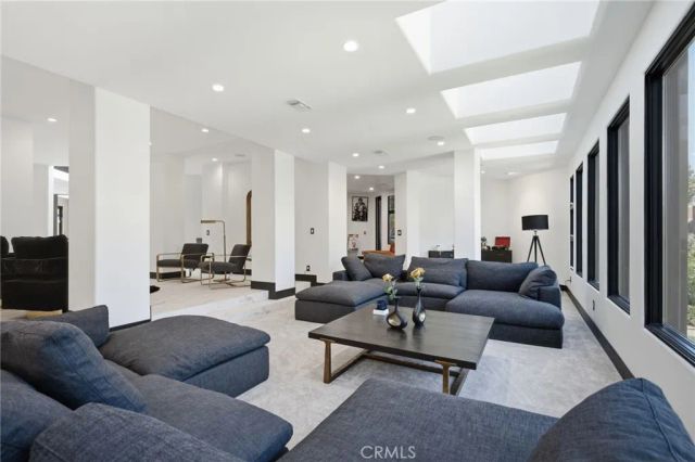 6930 Sandtrack, Riverside, CA 92506