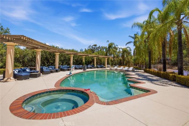 6930 Sandtrack, Riverside, CA 92506