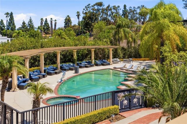 6930 Sandtrack, Riverside, CA 92506
