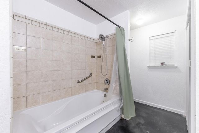 164 Bull Run RD, Cedar Creek, TX 78612