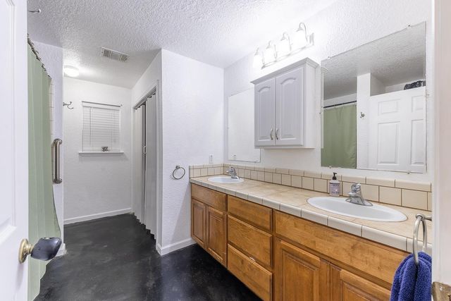 164 Bull Run RD, Cedar Creek, TX 78612