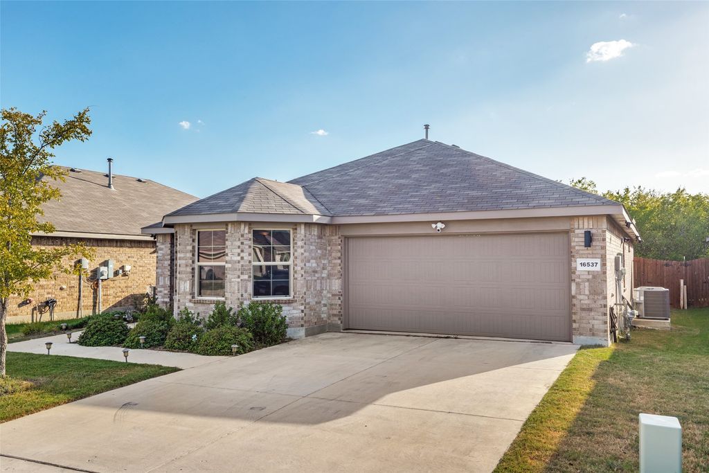 16537 White Fish Lane, Justin, TX 76247 — exterior