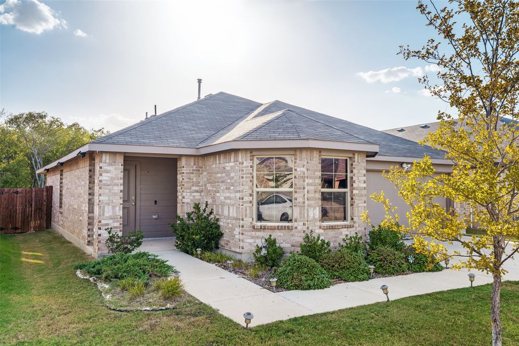 16537 White Fish Lane, Justin, TX 76247 — photo 2
