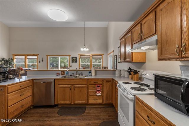 21223 Maple Dr, Garfield, AR 72732