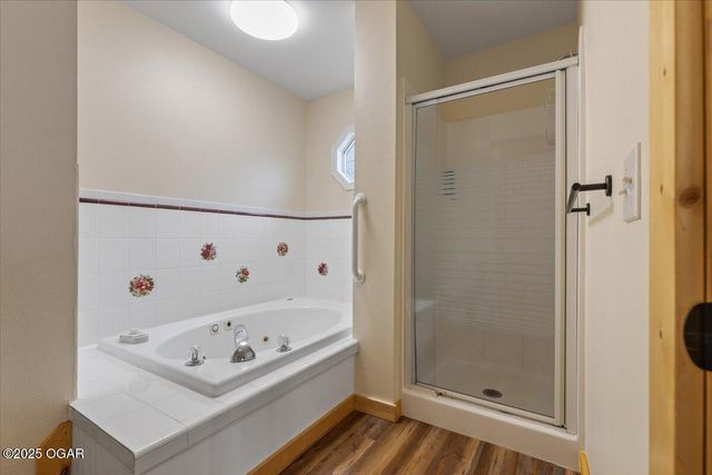 21223 Maple Dr, Garfield, AR 72732