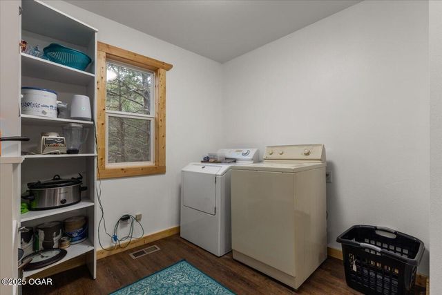 21223 Maple Dr, Garfield, AR 72732