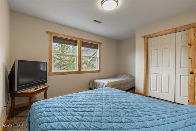 21223 Maple Dr, Garfield, AR 72732