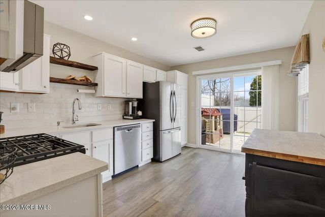 82 Wood Duck Court 1000, Freehold, NJ 07728