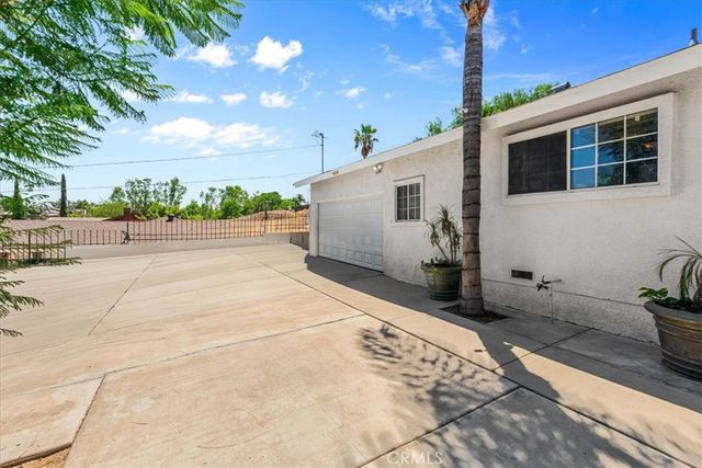 9550 52nd St, Riverside, CA 92509