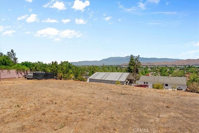 9550 52nd St, Riverside, CA 92509