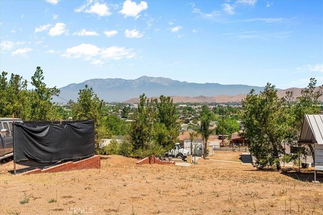 9550 52nd St, Riverside, CA 92509