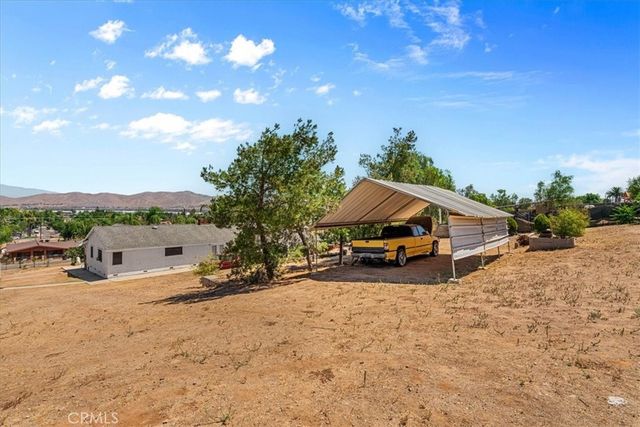 9550 52nd St, Riverside, CA 92509