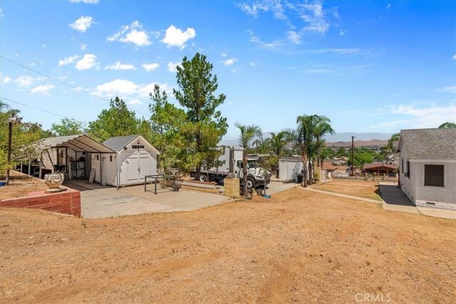 9550 52nd St, Riverside, CA 92509