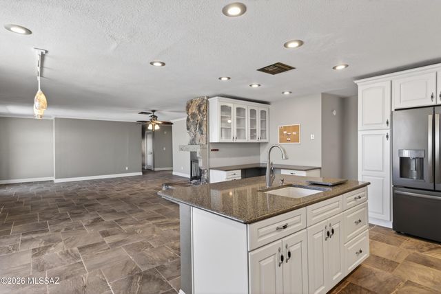 21000 S Total Wreck Lane, Vail, AZ 85641