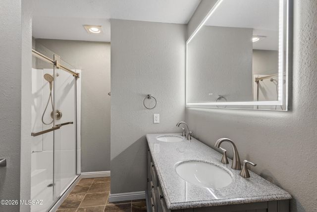 21000 S Total Wreck Lane, Vail, AZ 85641