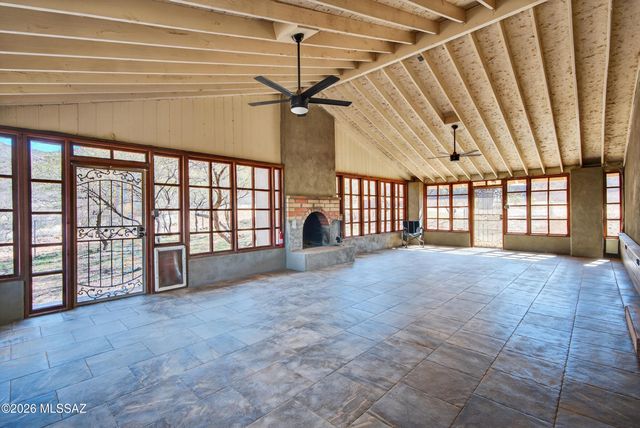 21000 S Total Wreck Lane, Vail, AZ 85641