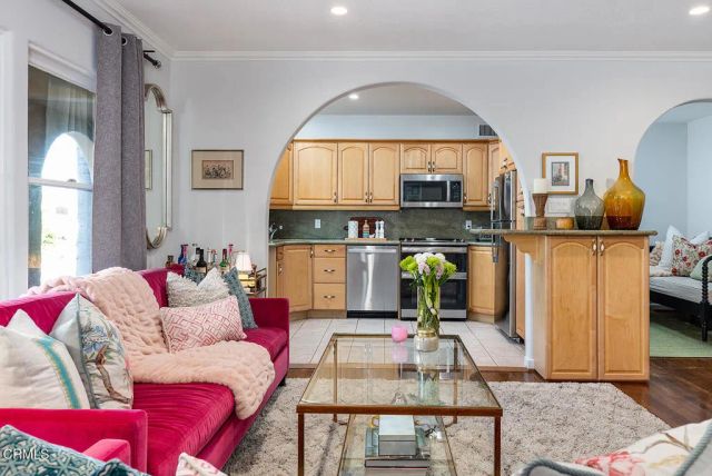 228 Oaks Avenue, Monrovia, CA 91016