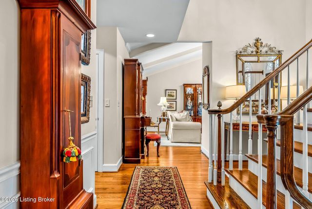 2 Brownsboro Hill Rd, Louisville, KY 40207