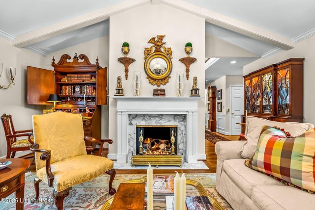 2 Brownsboro Hill Rd, Louisville, KY 40207