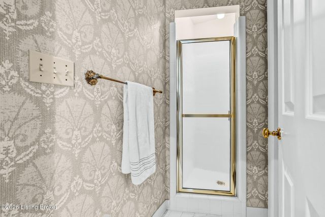 2 Brownsboro Hill Rd, Louisville, KY 40207