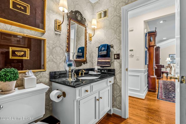 2 Brownsboro Hill Rd, Louisville, KY 40207