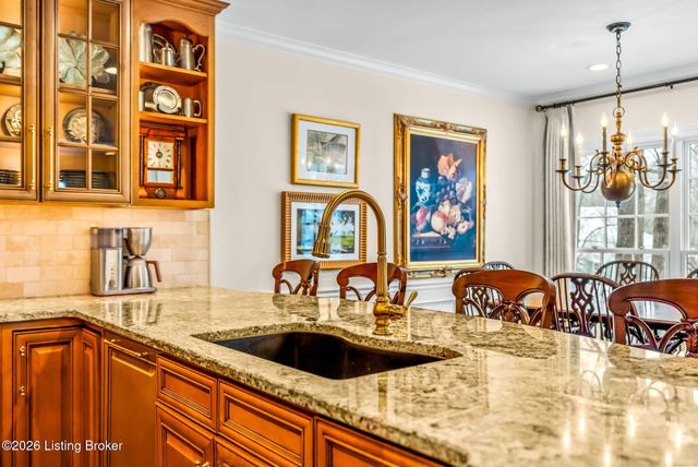 2 Brownsboro Hill Rd, Louisville, KY 40207