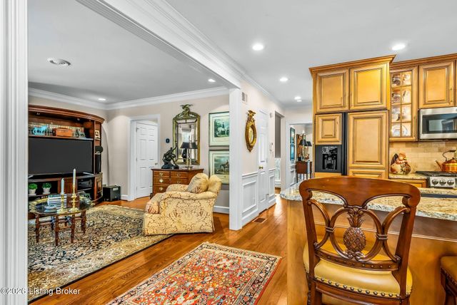 2 Brownsboro Hill Rd, Louisville, KY 40207