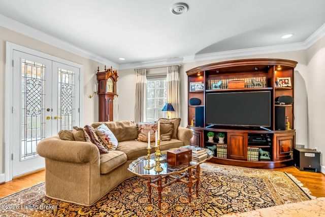 2 Brownsboro Hill Rd, Louisville, KY 40207