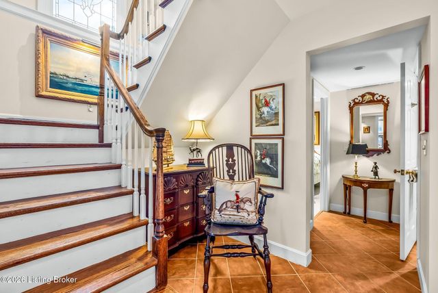 2 Brownsboro Hill Rd, Louisville, KY 40207