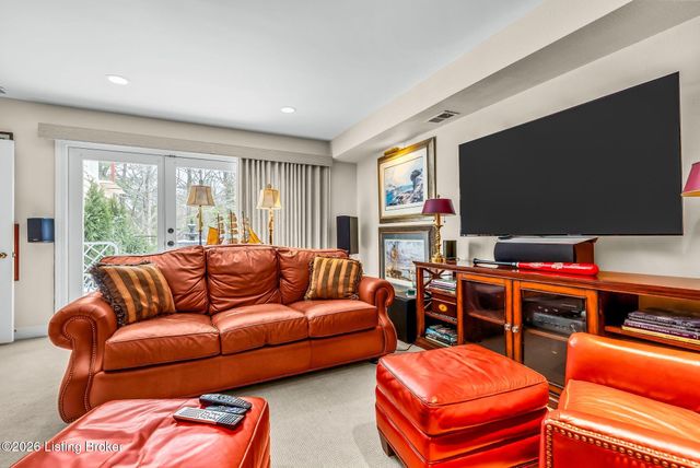 2 Brownsboro Hill Rd, Louisville, KY 40207