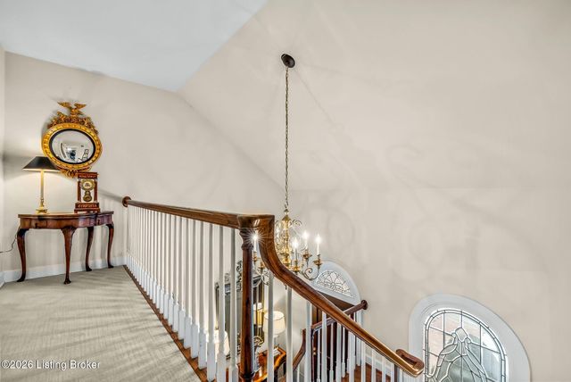 2 Brownsboro Hill Rd, Louisville, KY 40207