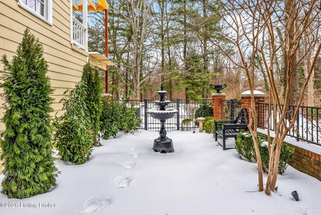 2 Brownsboro Hill Rd, Louisville, KY 40207