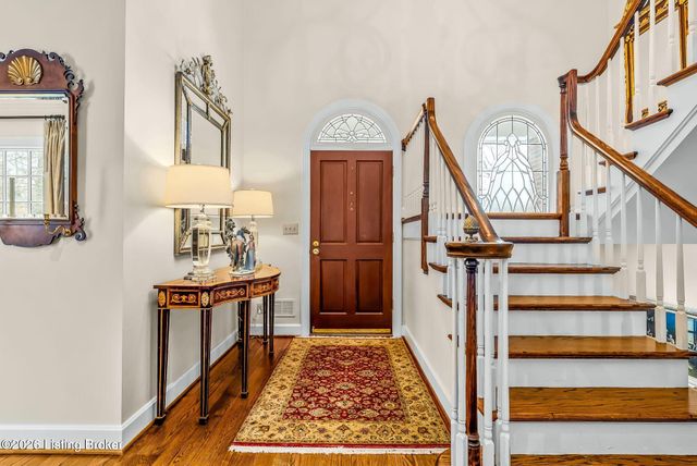 2 Brownsboro Hill Rd, Louisville, KY 40207