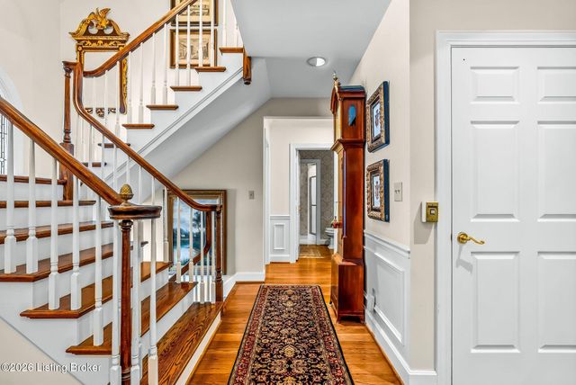 2 Brownsboro Hill Rd, Louisville, KY 40207