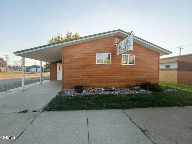 108 4th Street N, New Salem, ND 58563 property photo