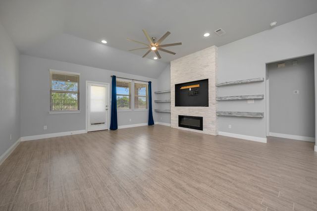 125 Mossy Oak Trail, Fort Worth, TX 76131