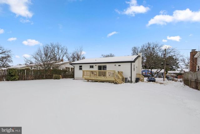 13220 SUPERIOR ST, Rockville, MD 20853