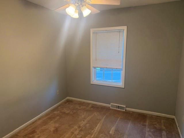 214 SW 20th Street, Oak Grove, MO 64075
