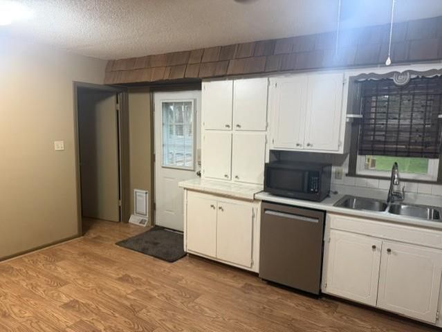 214 SW 20th Street, Oak Grove, MO 64075