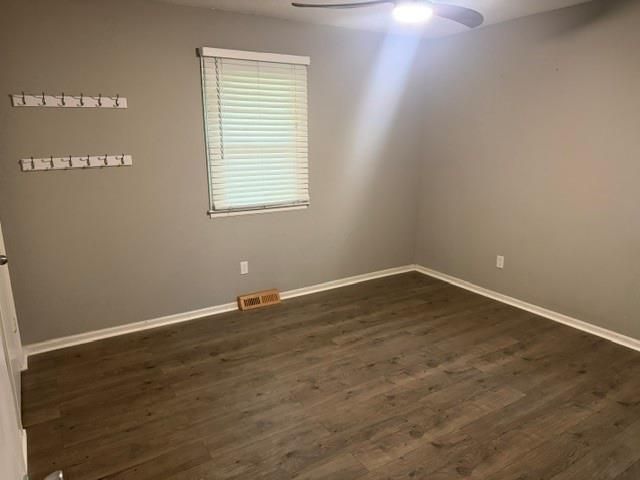 214 SW 20th Street, Oak Grove, MO 64075