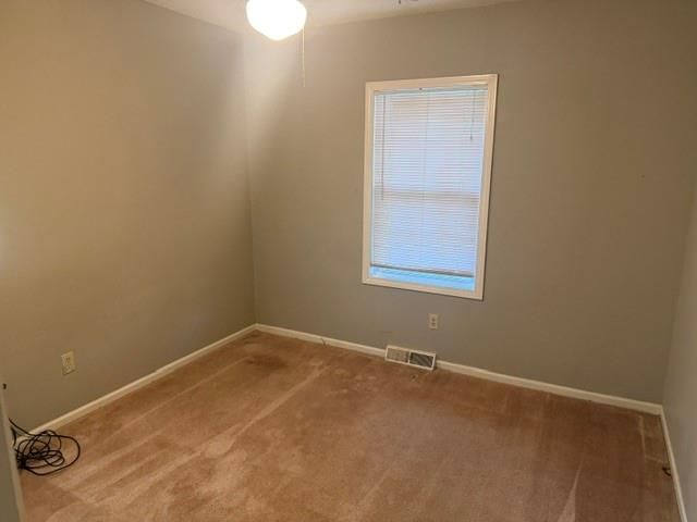 214 SW 20th Street, Oak Grove, MO 64075
