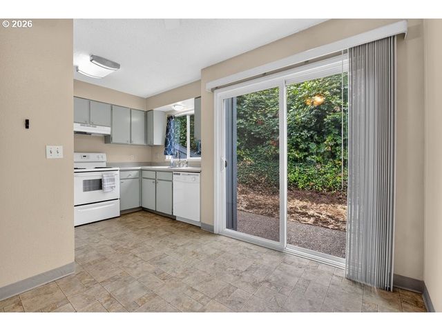 24002 Ne TREEHILL Dr, Wood Village, OR 97060