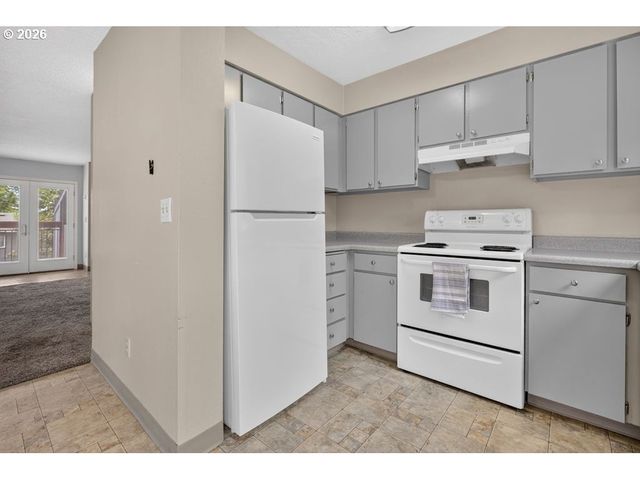 24002 Ne TREEHILL Dr, Wood Village, OR 97060