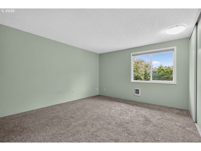 24002 Ne TREEHILL Dr, Wood Village, OR 97060